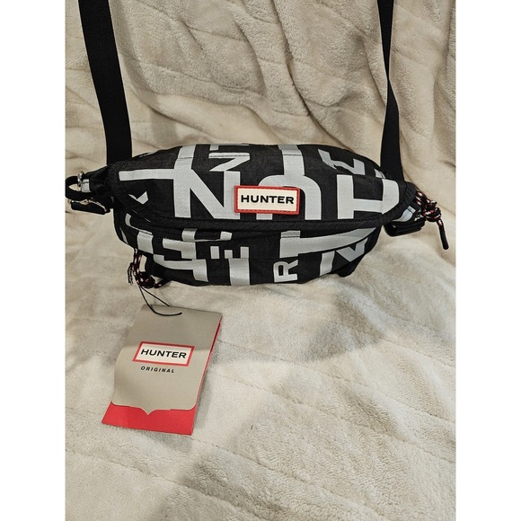 Hunter Original Womens Packable Crossbody Repeat Print Bag Black/Grey NWT K042 - Picture 1 of 6